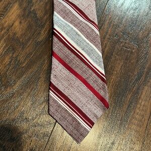Vintage Van Heusen Burgundy Stripe Tie